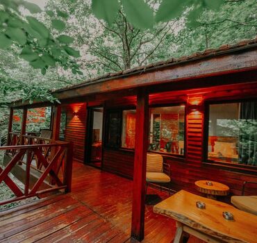 The Canyon Otel