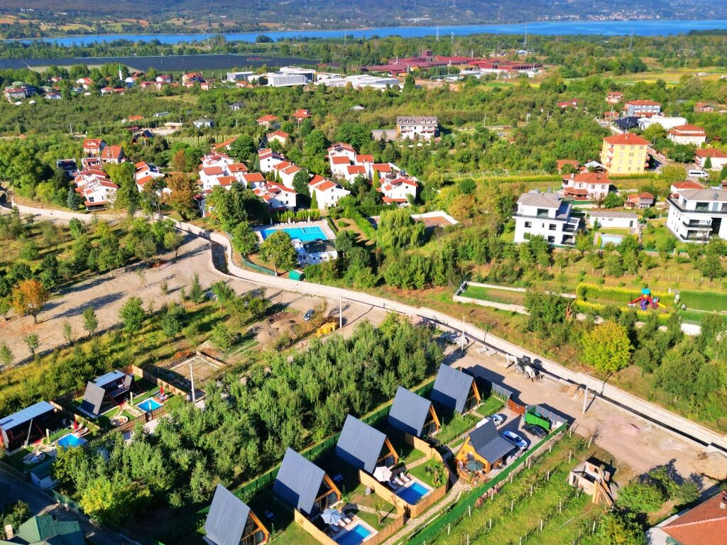 Teona Jakuzli Bungalov