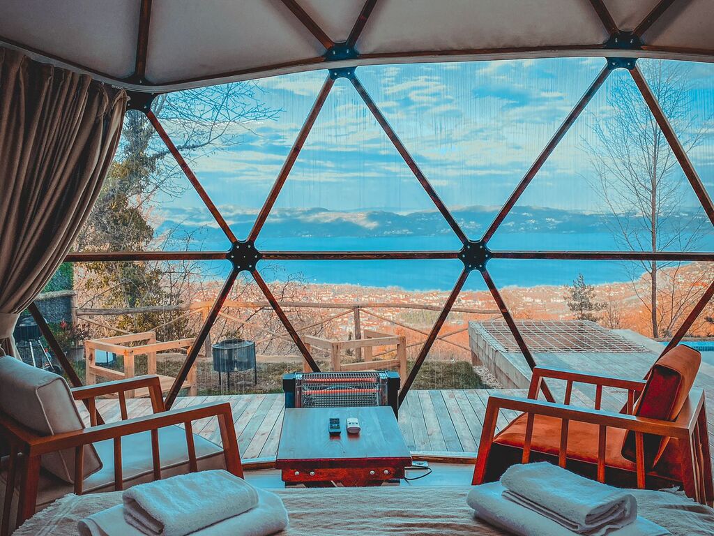Free Dome Glamping