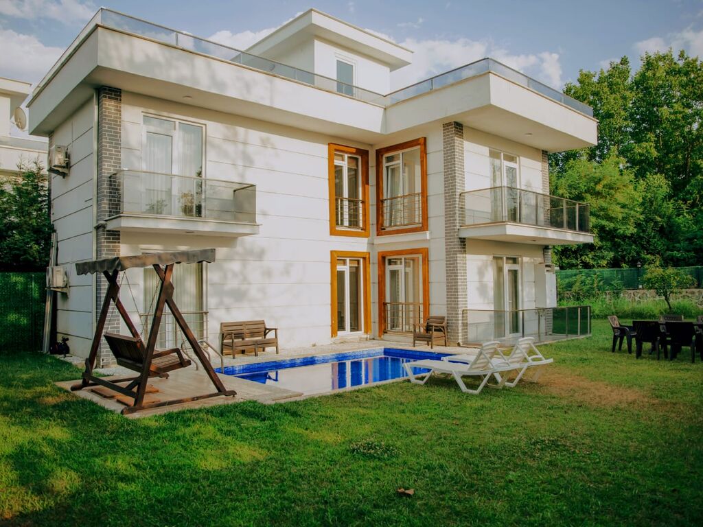 Sapanca Lake Resort Villa