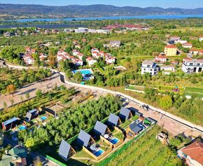 Teona Havuzlu Bungalov