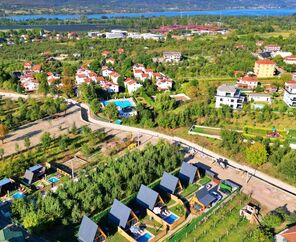 Teona Jakuzli Bungalov