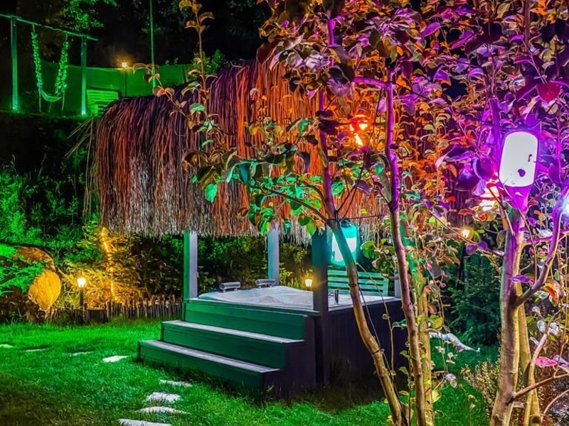 Sapanca Tepedeki Gül Bungalov